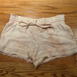 Bella Dahl tencil shorts pale pink w/slight tie dye tie waist & fringed bottom